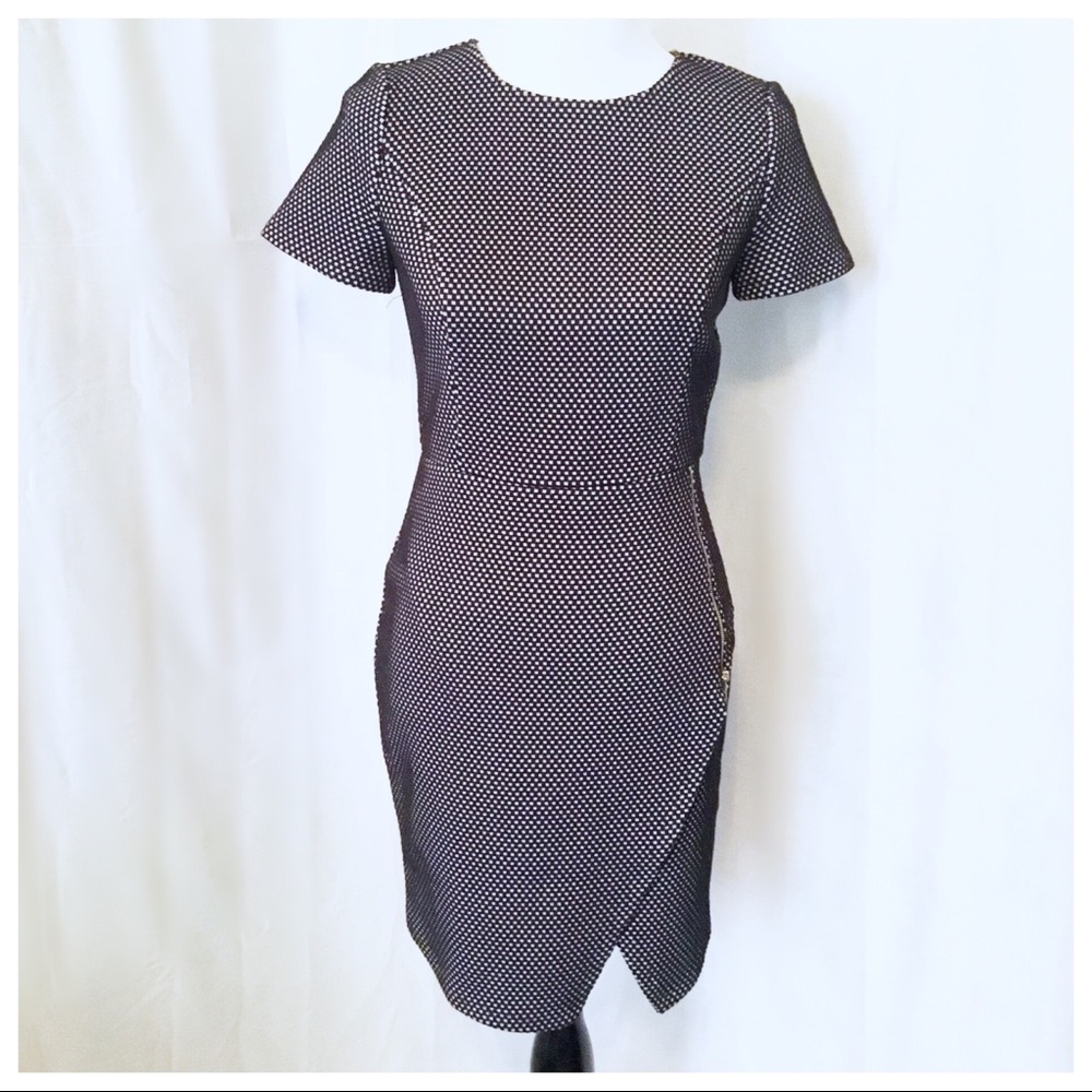 Kensie ~ Fitted Short Sleeve Dress - Size XSmall